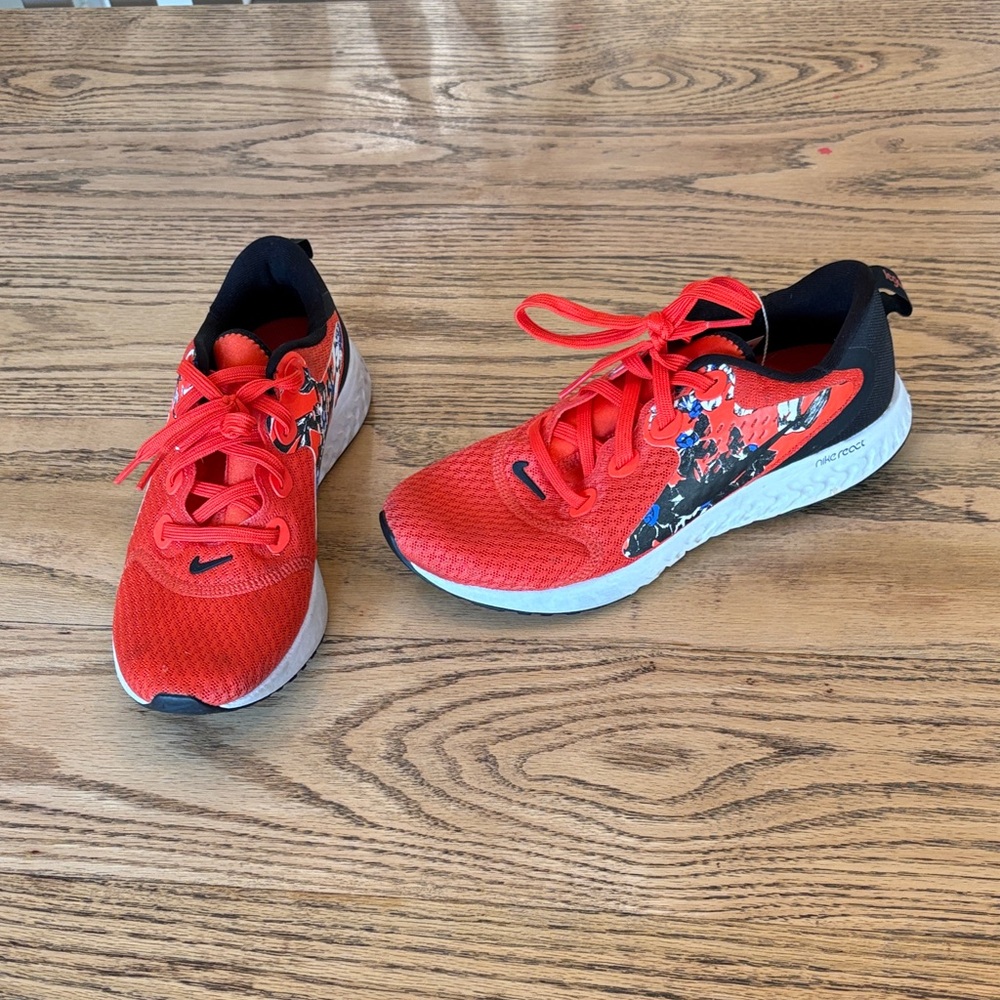 Nike Kids Red and Black Sneakers